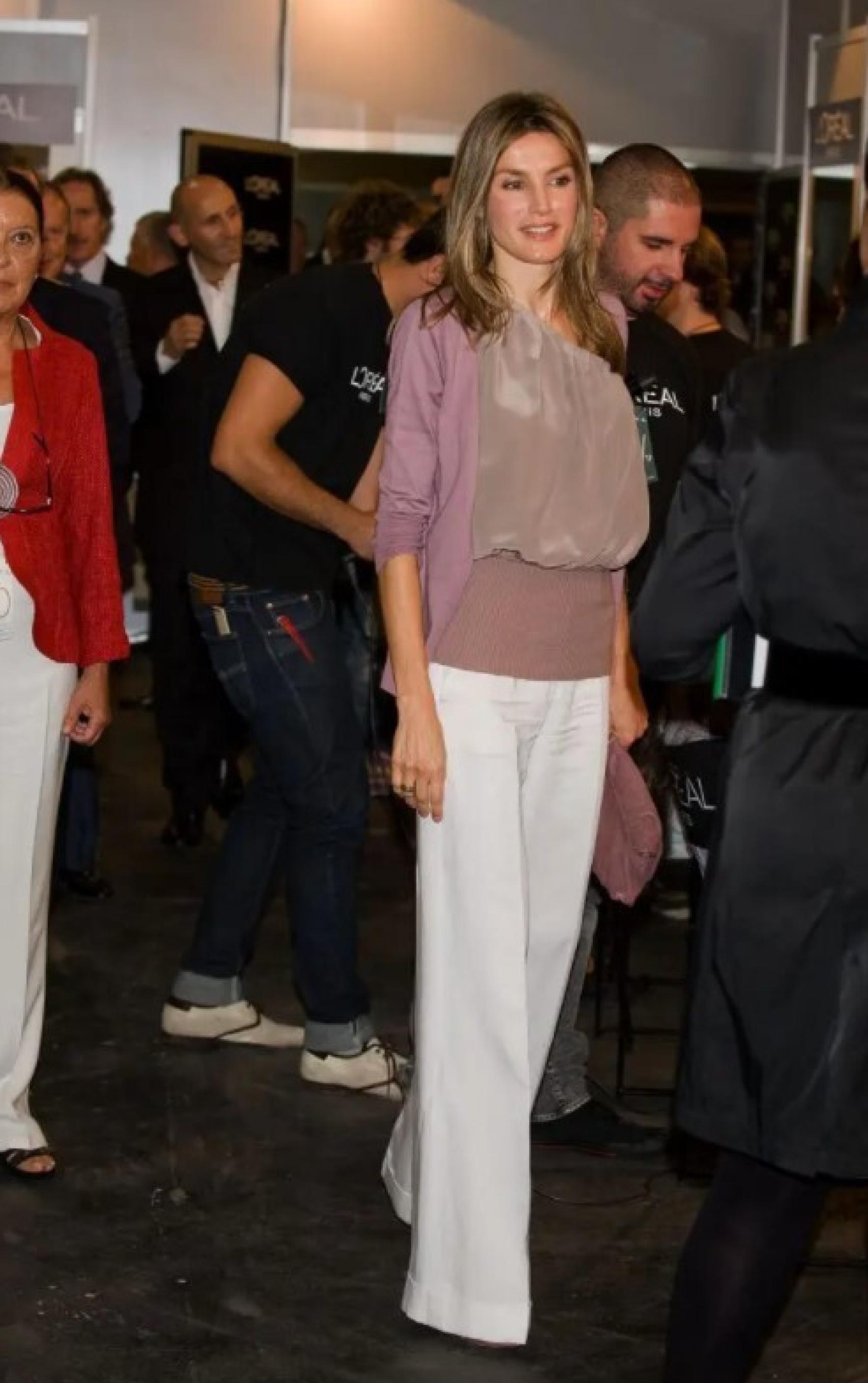 La reina Letizia en la Pasarela Cibeles en 2010.