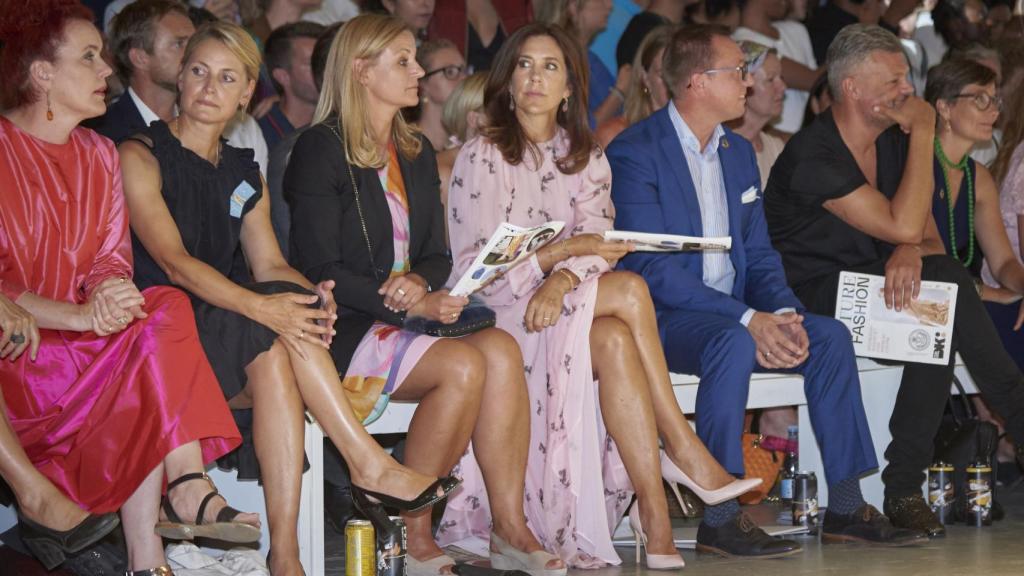 La princesa Mary de Dinamarca en la Fashion Week de Copenhague.