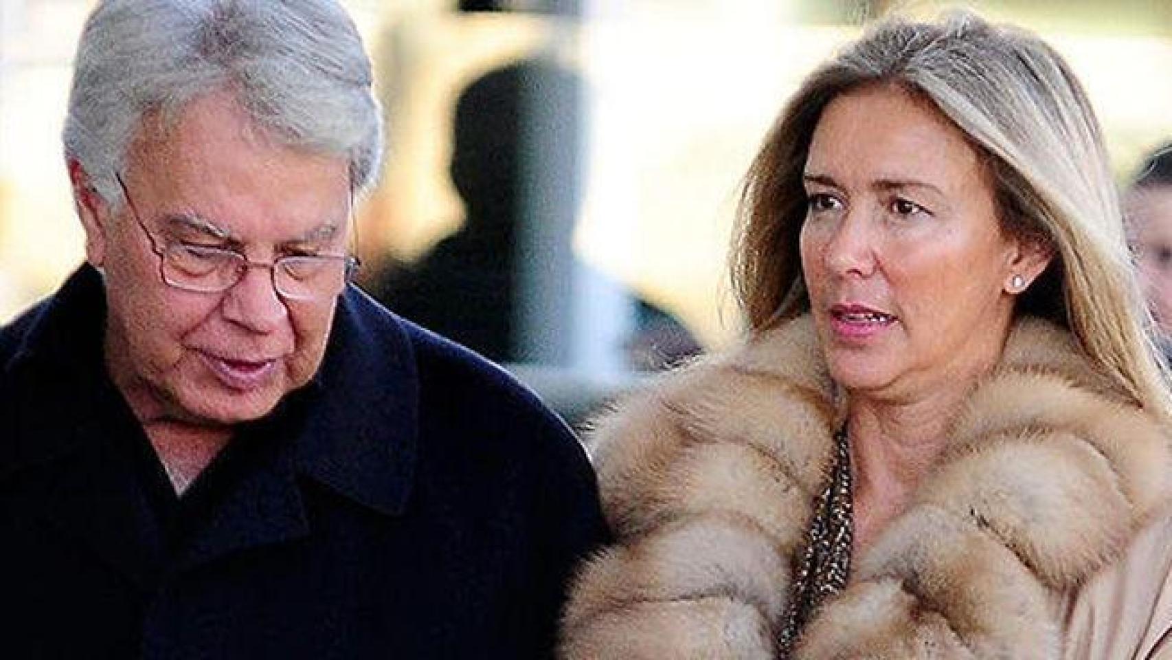 Felipe González y su actual esposa Mar García Vaquero.