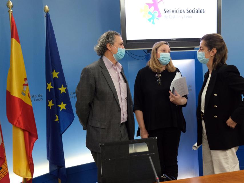 La consejera de Familia en funciones, Isabel Blanco, durante la rueda de prensa de este viernes.