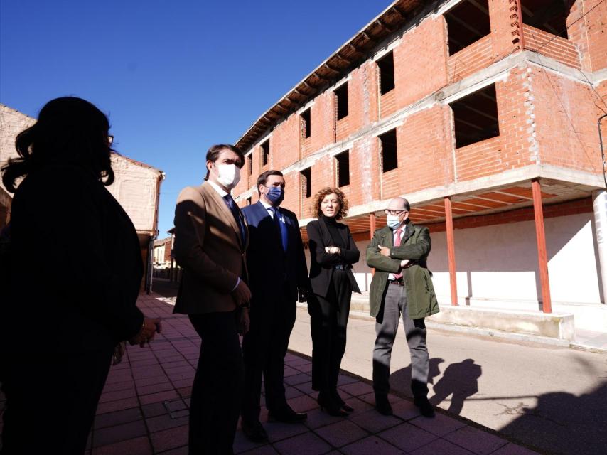 Visita a la zona en la que se construirán las 19 viviendas