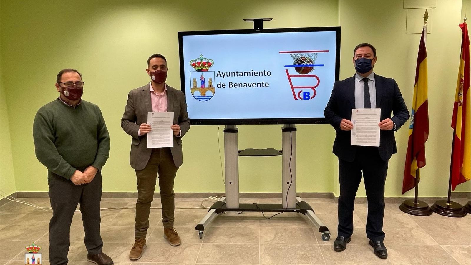 Firma del convenio con el Club Deportivo Benavente Baloncesto