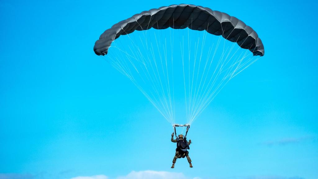 Paracaidistas del ejército de tierra.