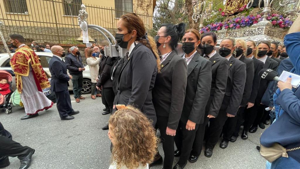 Las previsiones de lluvia finalmente no han aplazado la procesión.