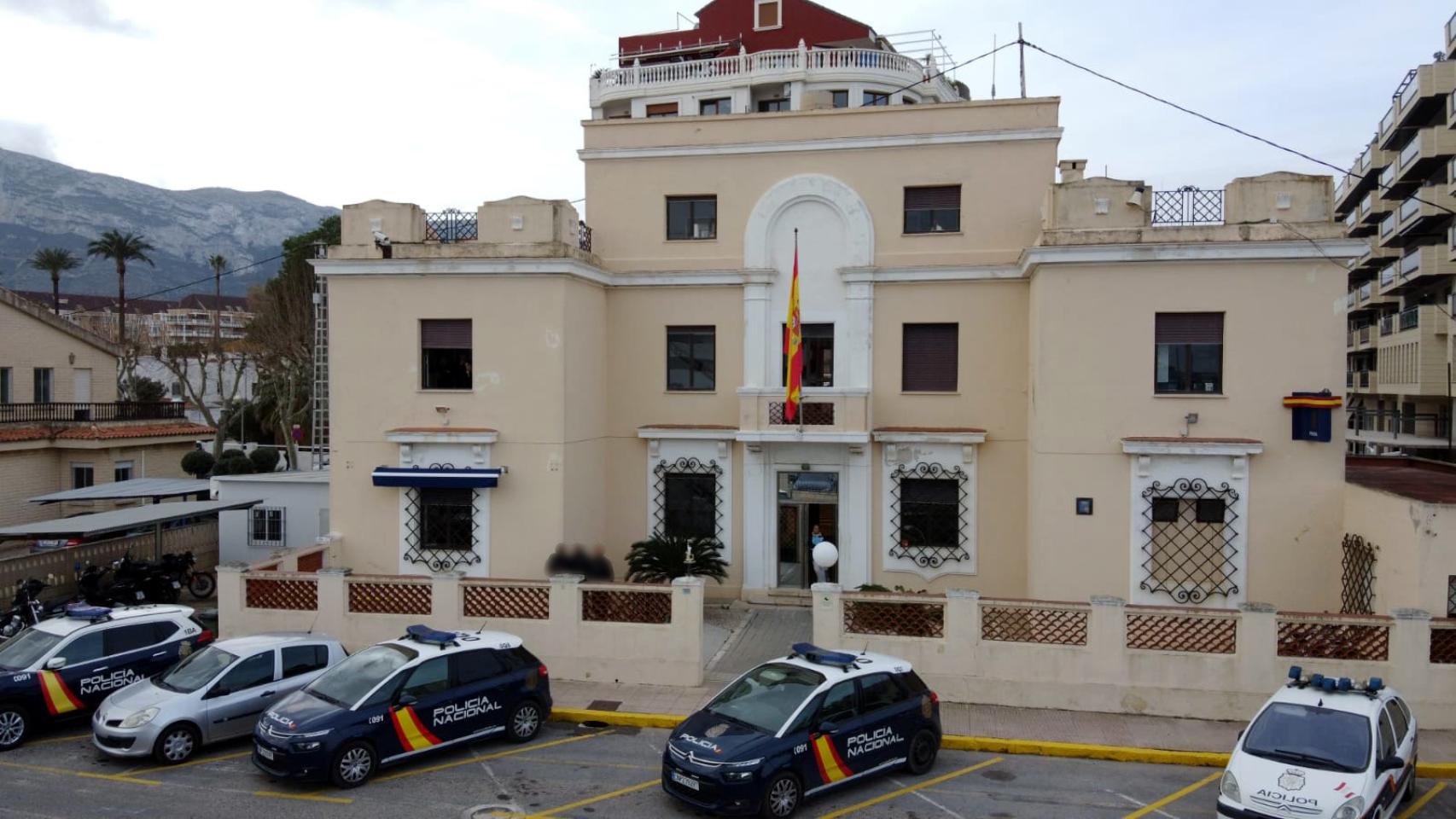 La Policía de Dénia detiene a un menor por amenazar de muerte con una macabra broma a otro menor.