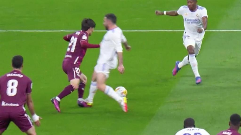 Penalti de Dani Carvajal sobre David Silva