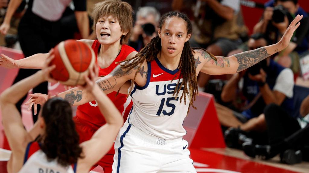 Brittney Griner jugando con Estados Unidos