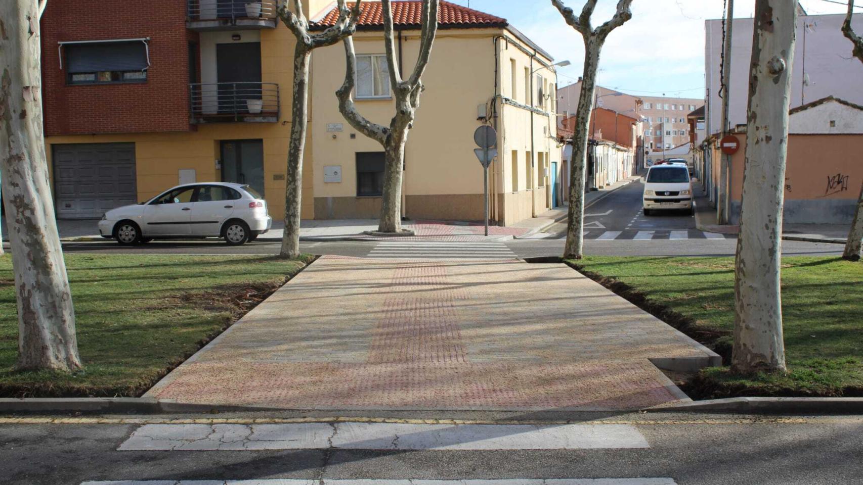 Adecuación del paso peatonal de la calle Remesal en el paseo de las Mercedes