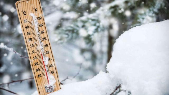 La nieve complica la situación en las carreteras de Castilla y León