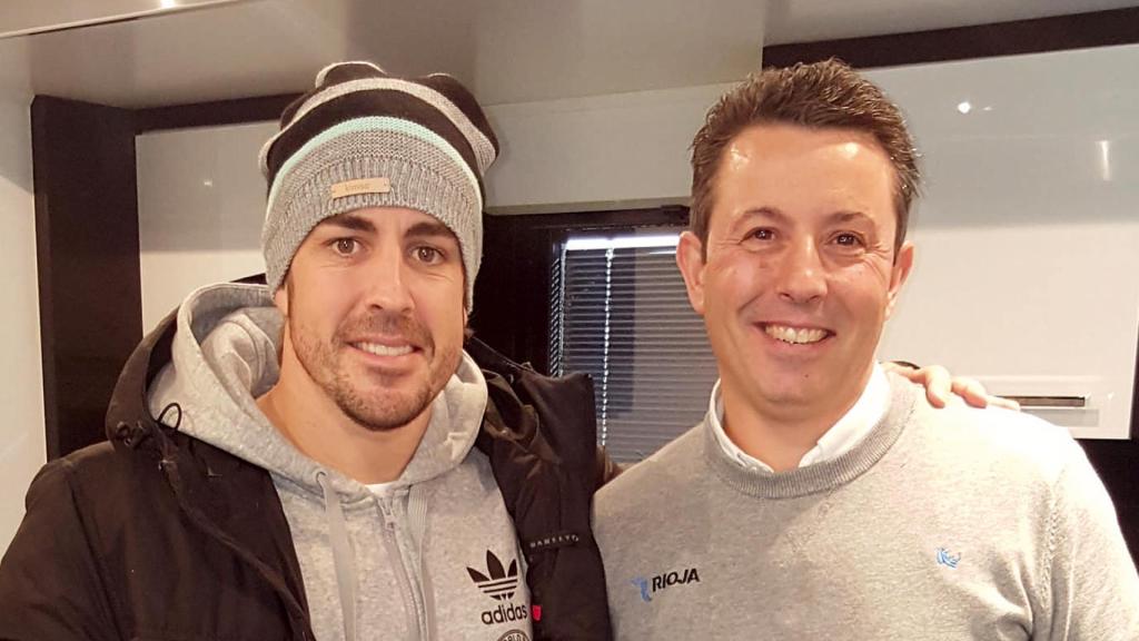 Fidel Rioja con Fernando Alonso.