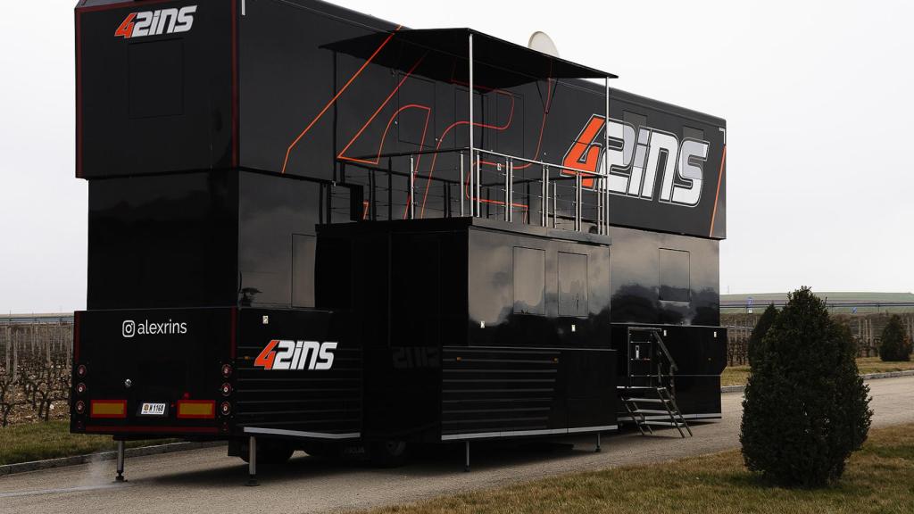 'Motor-home' construido para el piloto Alex Rins por la empresa Rioja Singular Vehicles.