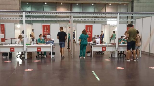 Vacunódromo de Ciudad de la Luz prácticamente vacío en una imagen de archivo.