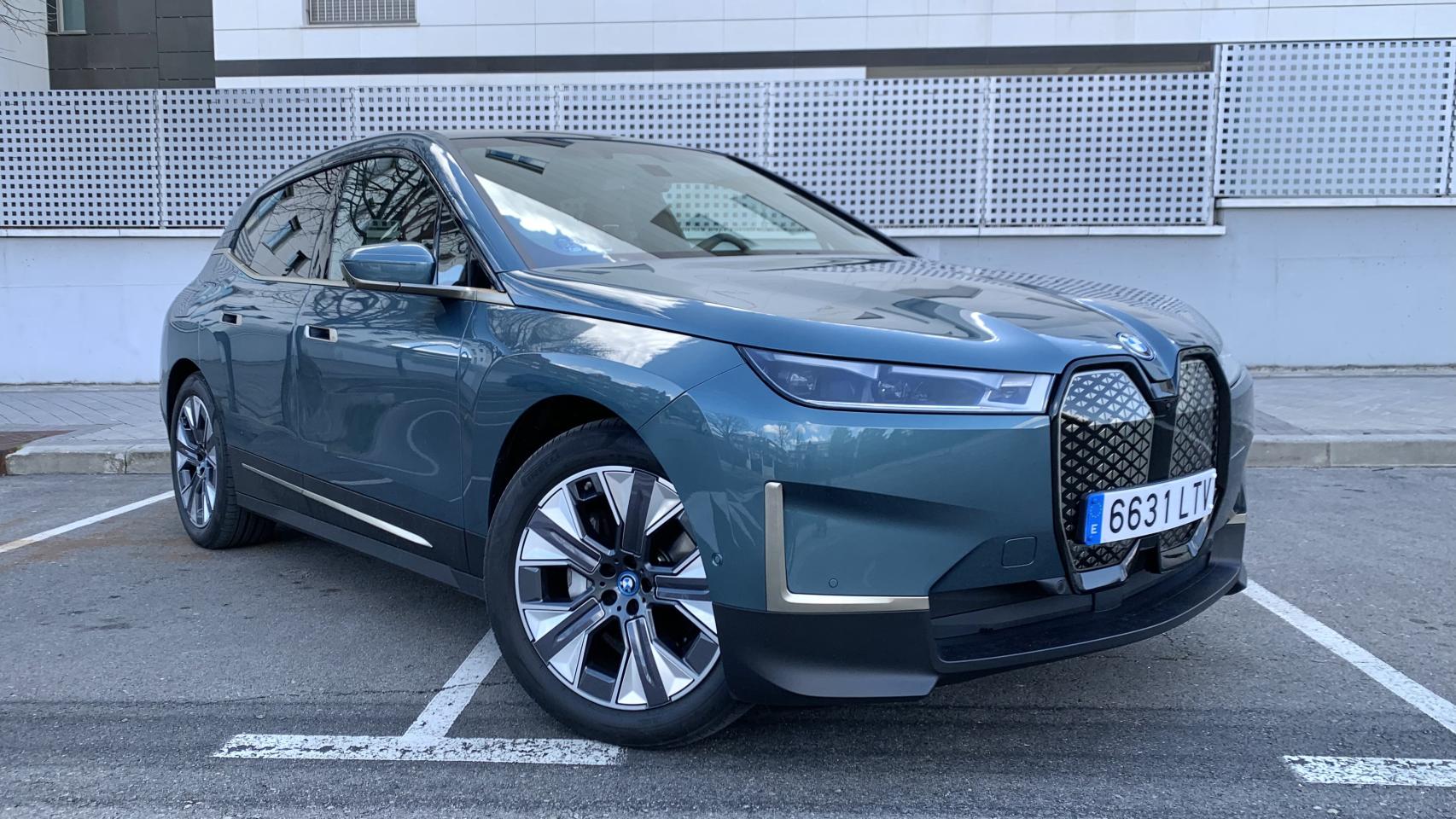 La versión probada del BMW iX es la xDrive40.