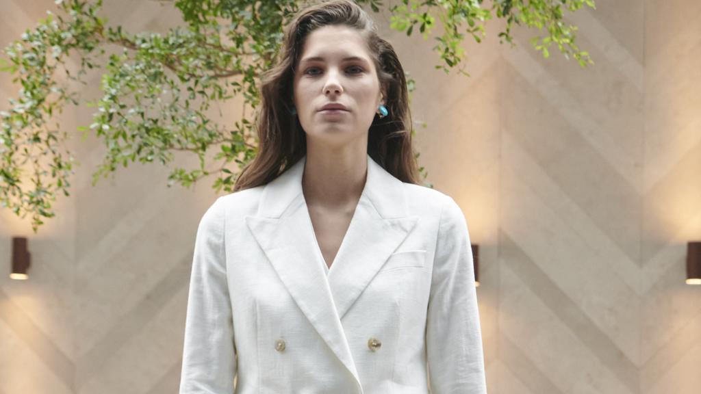 Traje de Roberto Verino SS2022