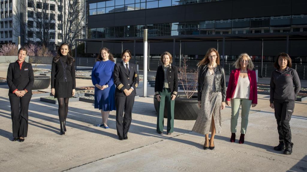 Ocho trabajadoras de Iberia.