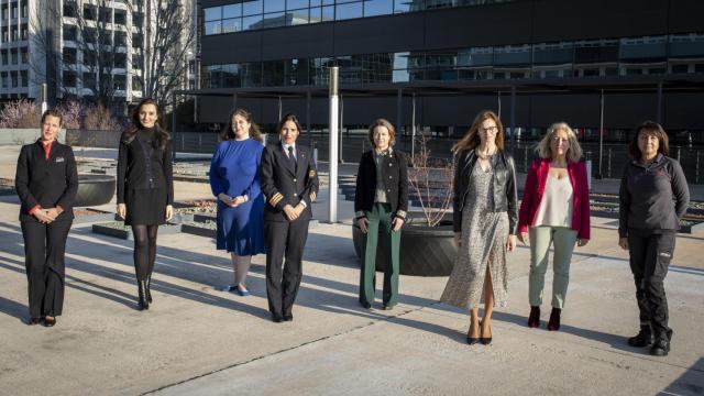Ocho trabajadoras de Iberia.