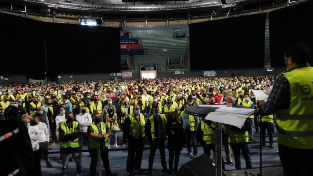 La Plataforma en Defensa del Sector del Transporte, celebró una multitudinaria asamblea en el recinto de Vistalegre en Madrid