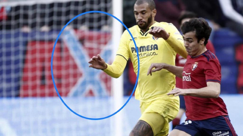 La imagen de la bandera de Nueva Rusia en El Sadar durante el Osasuna - Villarreal.