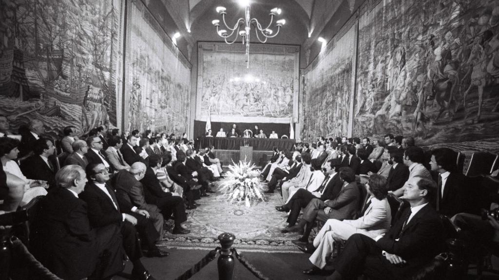 Constitución del Parlamento andaluz en 1982.