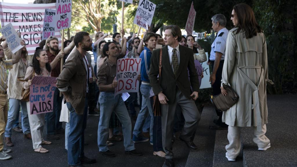 Fotograma de uno de los episodios en los que aparece la crisis del SIDA.