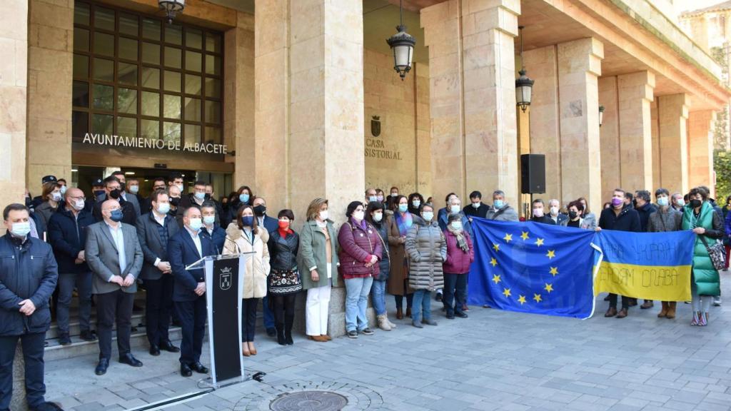Concentración en apoyo a Ucrania y contra la guerra en Albacete. Foto: Ayuntamiento de Albacete