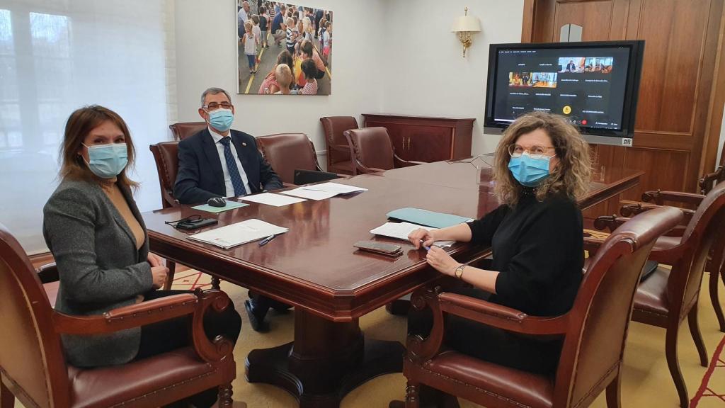 Rocío Lucas preside la reunión de la Sectorial de Educación de Castilla y León