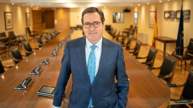 El presidente de la CEOE, Antonio Garamendi, en la sede de la patronal.