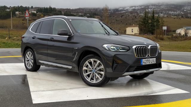 Imagen de la unidad probada del BMW X3 en su versión híbrida enchufable Xdrive 30e.