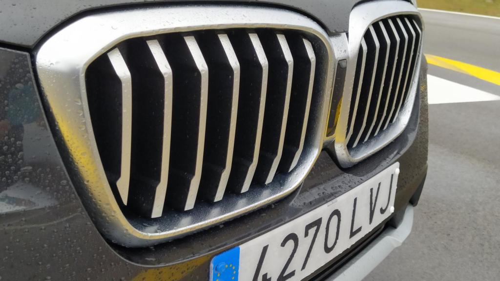La parrilla con los riñones tiene un gran protagonismo en el BMW X3.
