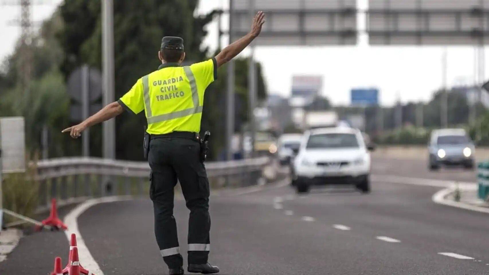 La DGT cambia la forma de adelantar.