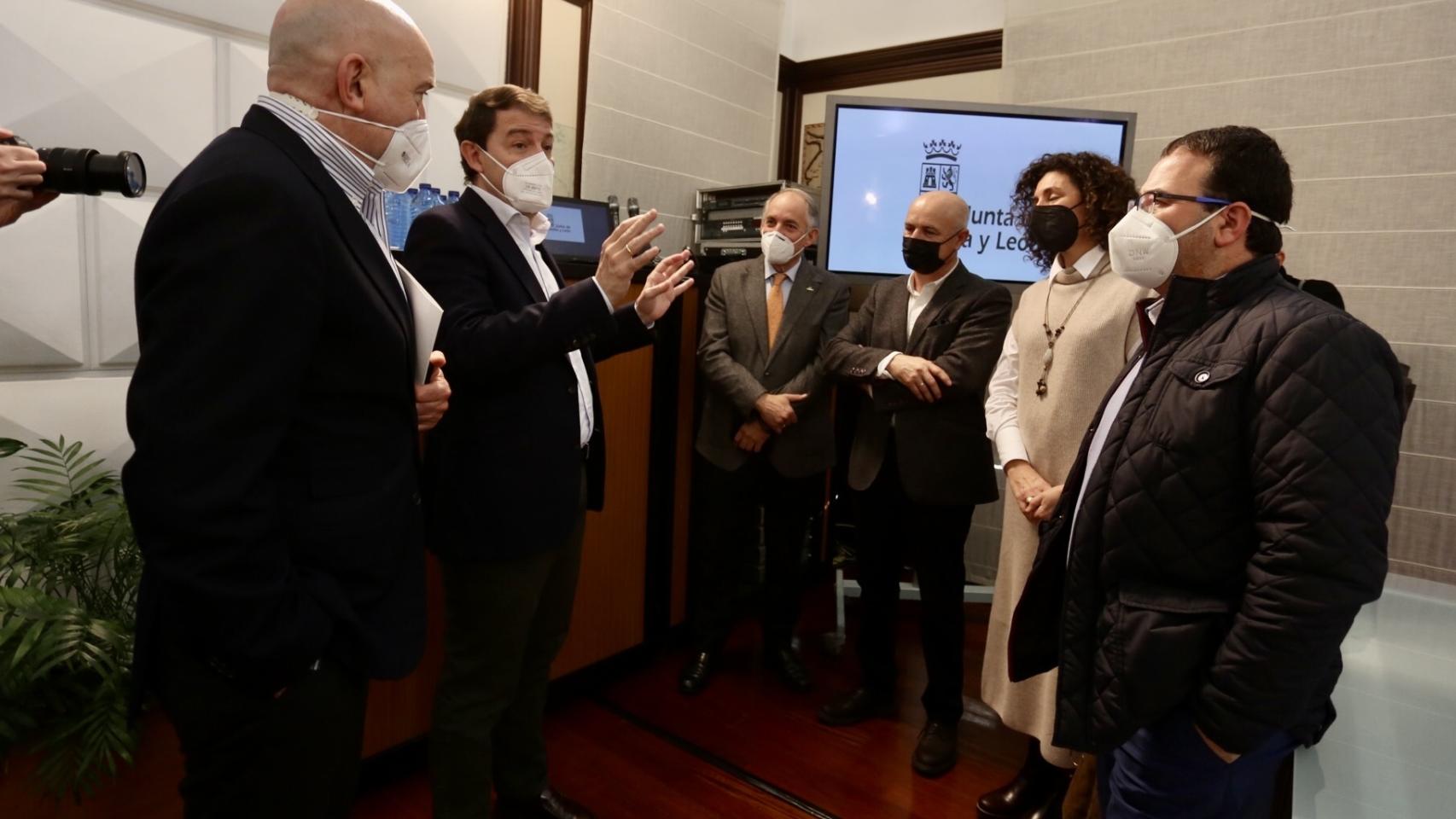 Imagen de la última reunión que mantuvieron las OPAs con el Ejecutivo regional