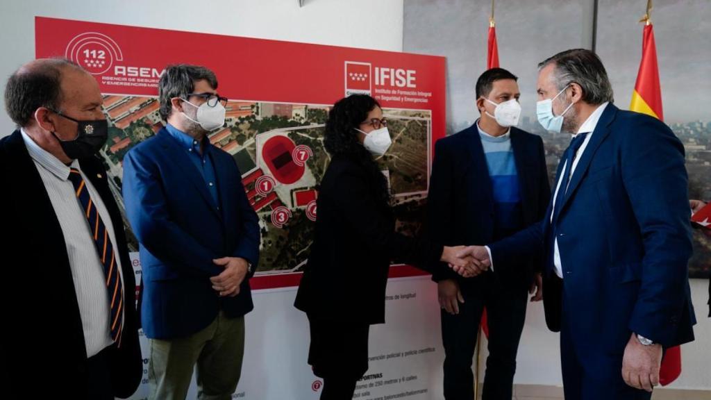 El consejero de Presidencia, Justicia e Interior, Enrique López, en el Instituto de Formación Integral en Seguridad y Emergencias.