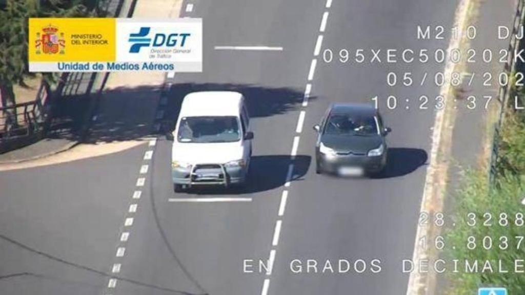 Cámara de la DGT vigilando la carretera.