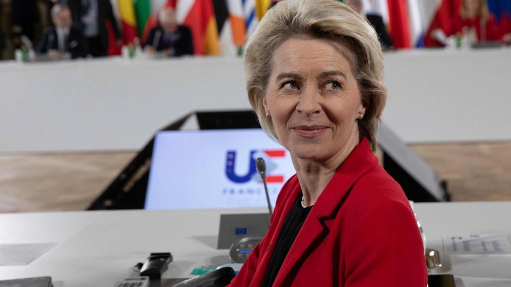 La presidenta de la Comisión, Ursula von der Leyen, durante la cumbre de Versalles