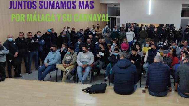 Los carnavaleros en la reunión.