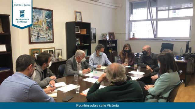 Imagen de la reunión sobre la calle Victoria celebrada ayer miércoles.