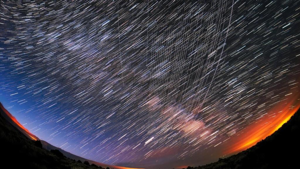 Rastro de los satélites de Starlink en el cielo