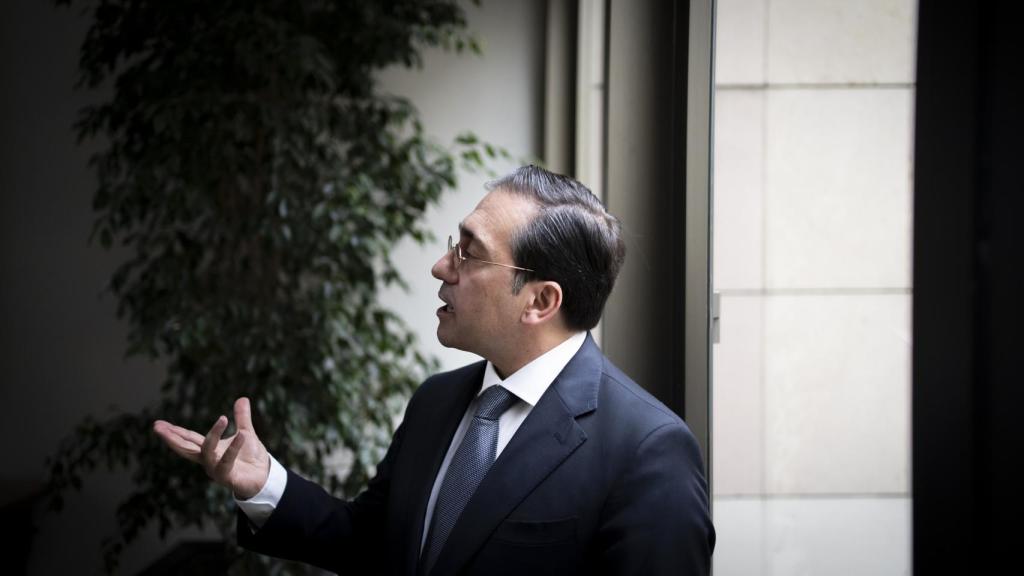 El ministro de Exteriores responde a una de las preguntas de Fernando Garea, periodista de EL ESPAÑOL.