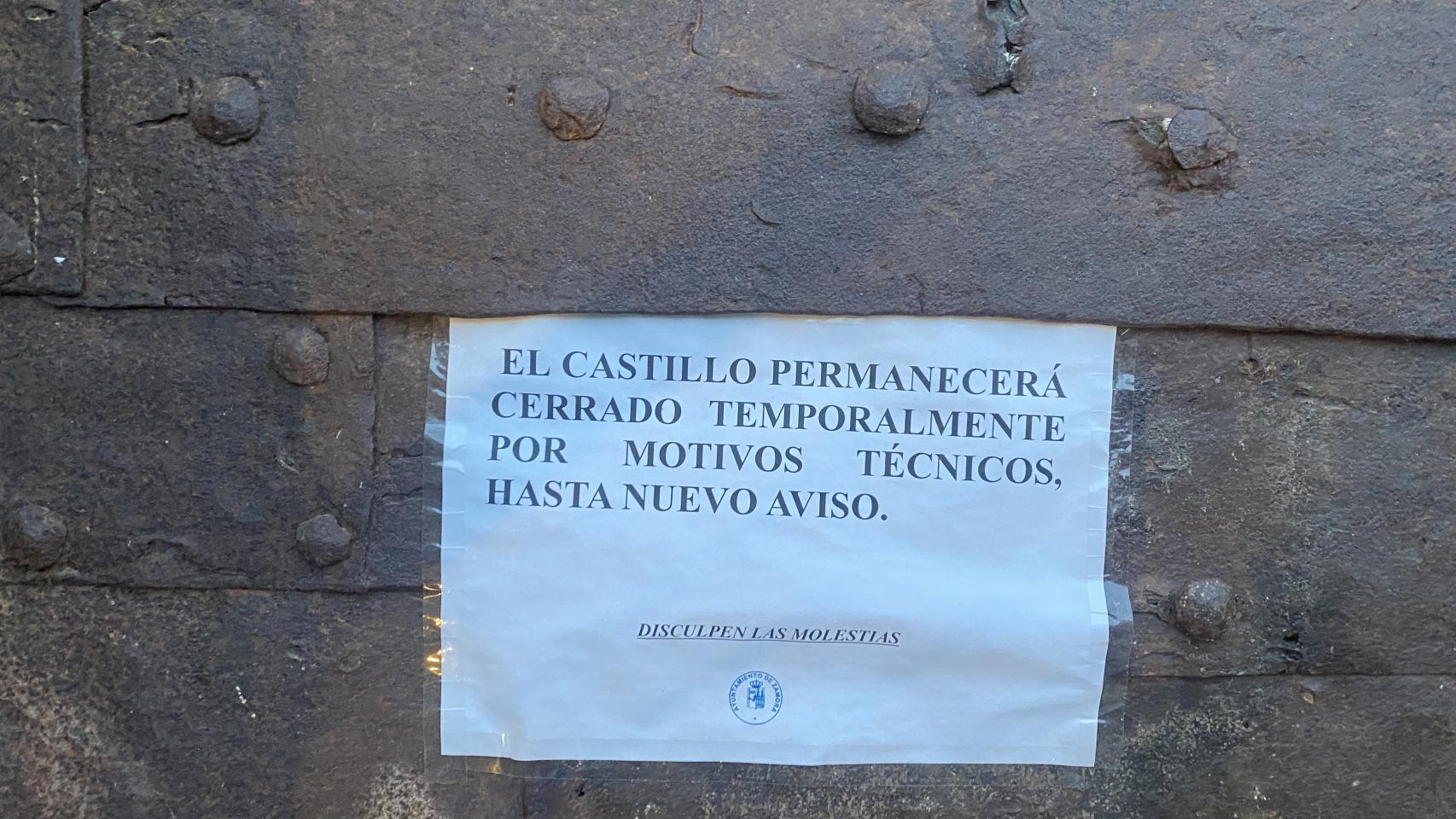 Cartel en el Castillo de Zamora