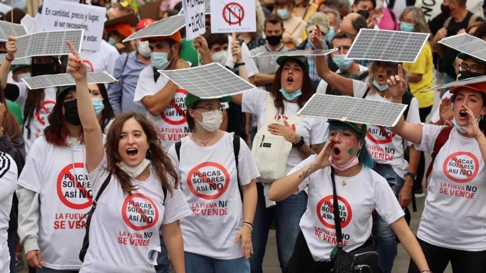Movilizaciones en contra de los macroproyectos renovables y a favor del autoconsumo.