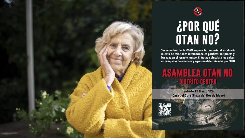 La ex alcaldesa de Madrid, Manuela Carmena, junto al cartel del acto.
