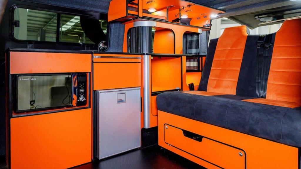 El interior de la caravana.