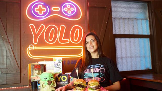La responsable de Yolo Burger.