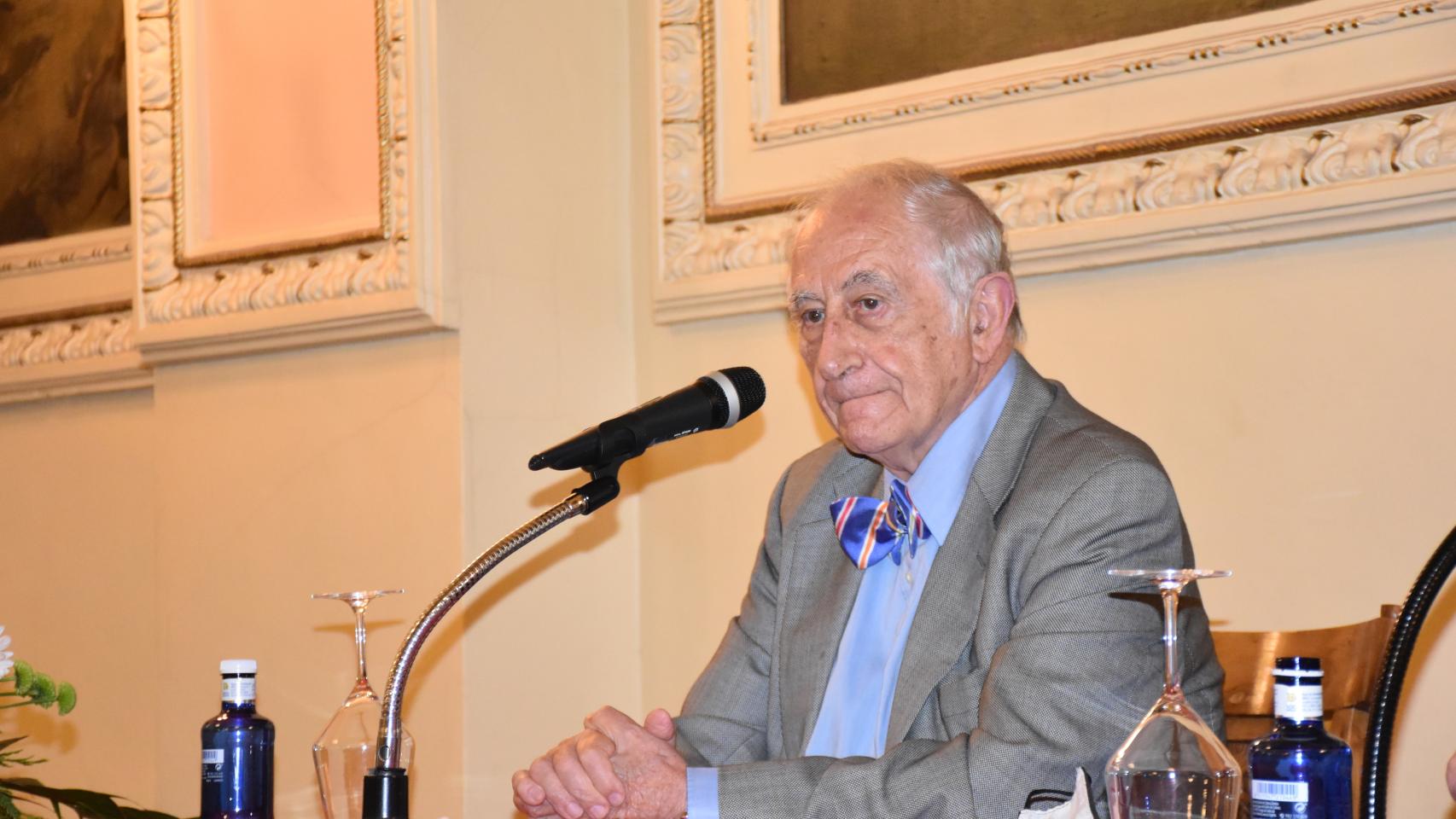 Inocencio Arias, ex diplomático español, en el Círculo de Recreo de Valladolid