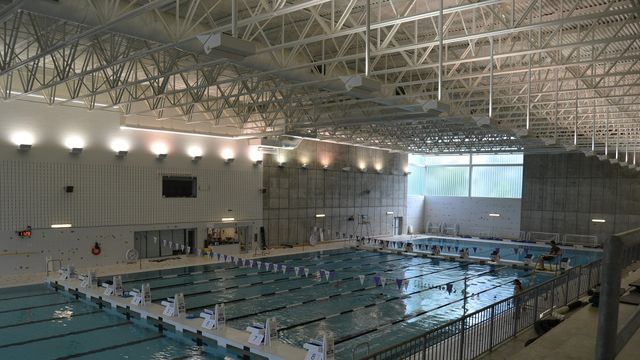 Las piscinas climatizadas y el resto de zona de aguas son las que más energía consumen en los grandes gimnasios.