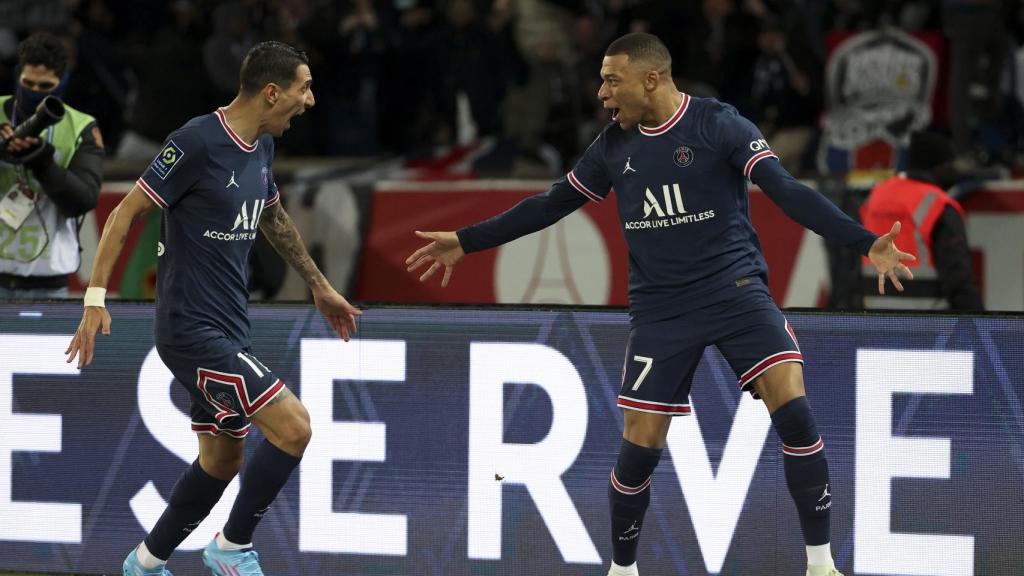 Ángel Di María y Kylian Mbappé celebrando un gol con el Real Madrid