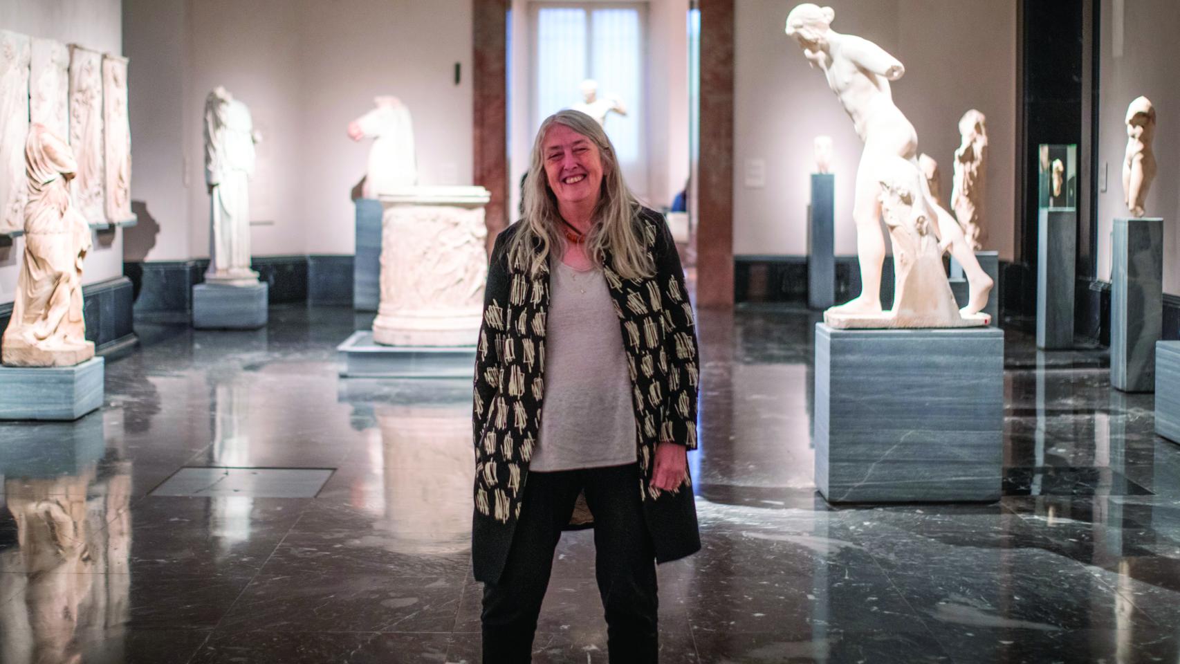 Mary Beard en la Sala de Esculturas del Museo del Prado