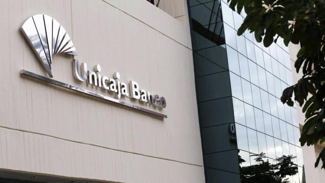 Imagen de una de las sedes de Unicaja Banco en Málaga.