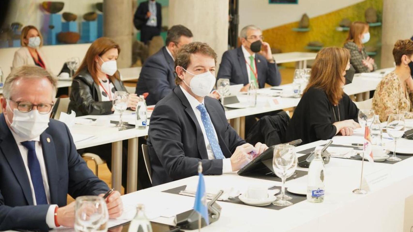 Mañueco celebra el “punto de encuentro” alcanzado en la Conferencia de La Palma, pero esperaba “más”