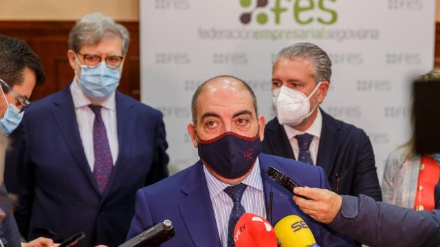 Lorenzo Amor, presidente de ATA, atiende a los medios tras la reunión mantenida en Segovia